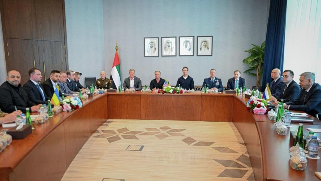 Переговоры представителей РФ, США и Украины в Абу-Даби