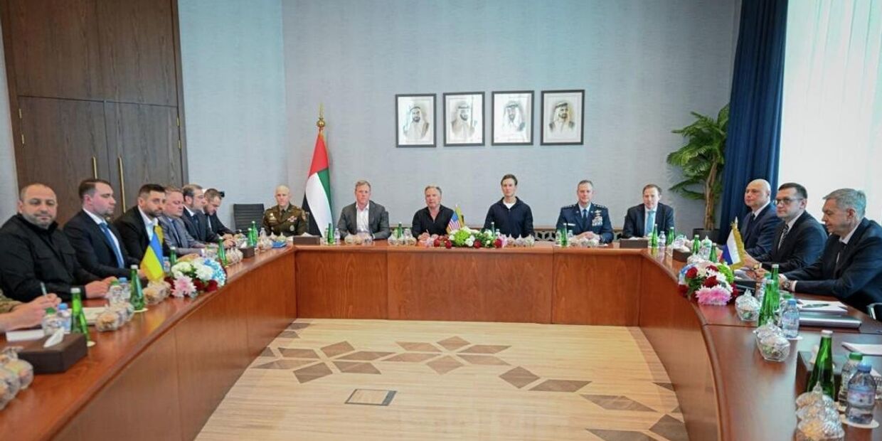 Переговоры представителей РФ, США и Украины в Абу-Даби