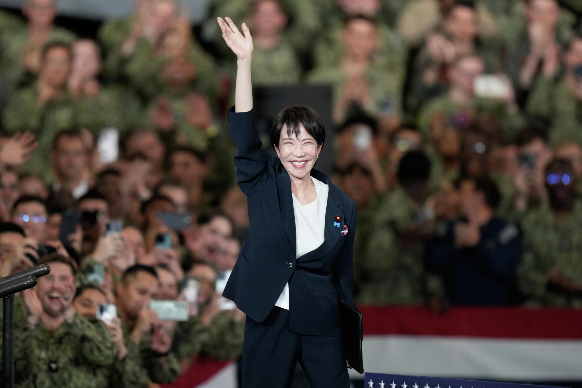 Премьер-министр Японии Санаэ Такаити на авианосце ВМС США George Washington - ИноСМИ, 1920, 30.03.2026