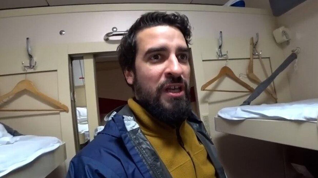 Гагарин ездил на этом поезде. Испанец испытал знаменитый советский поезд