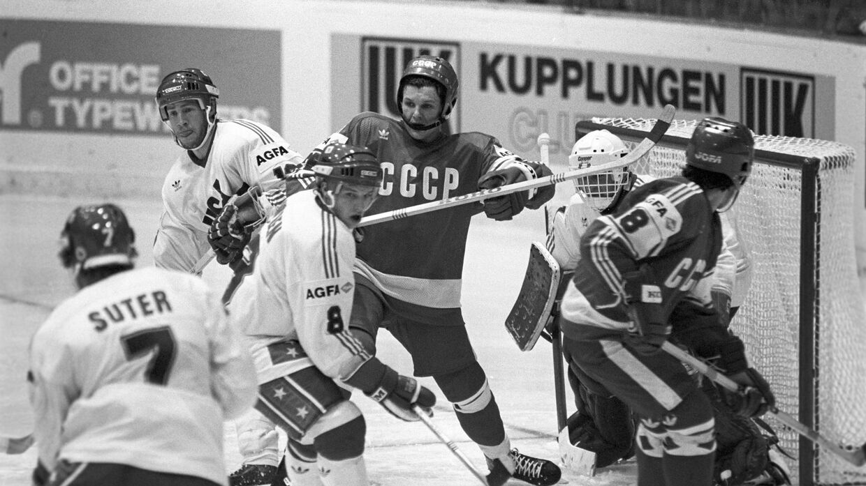 Хоккейный матч между сборными СССР и США