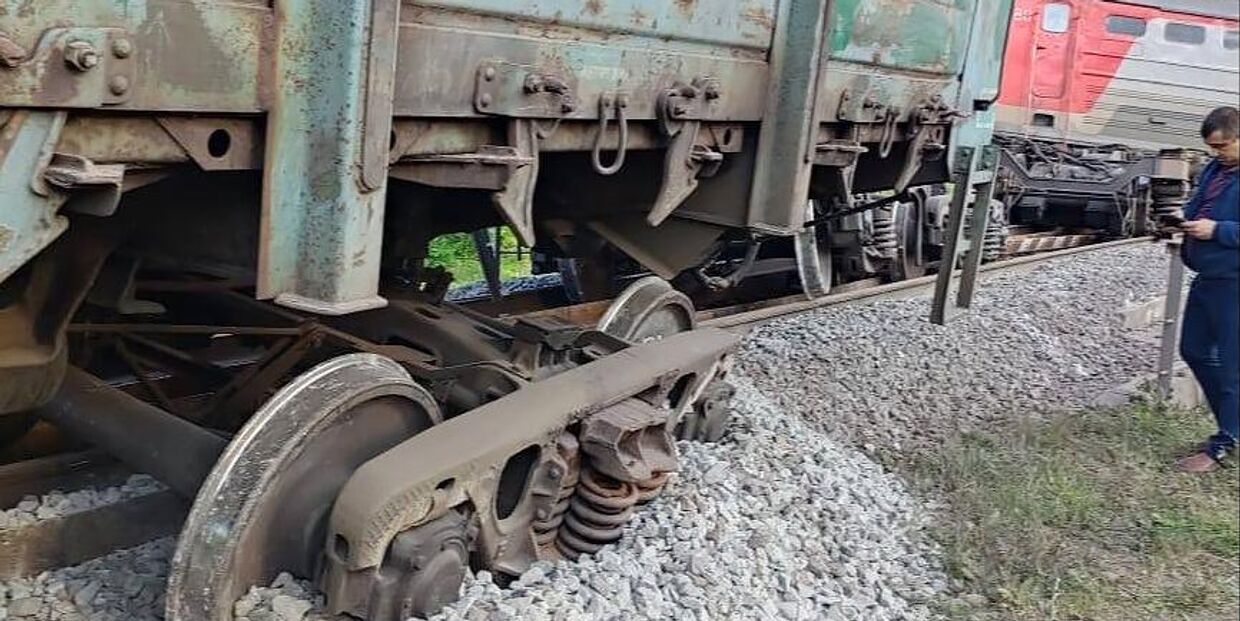 Обрушение железнодорожного моста в Курской области