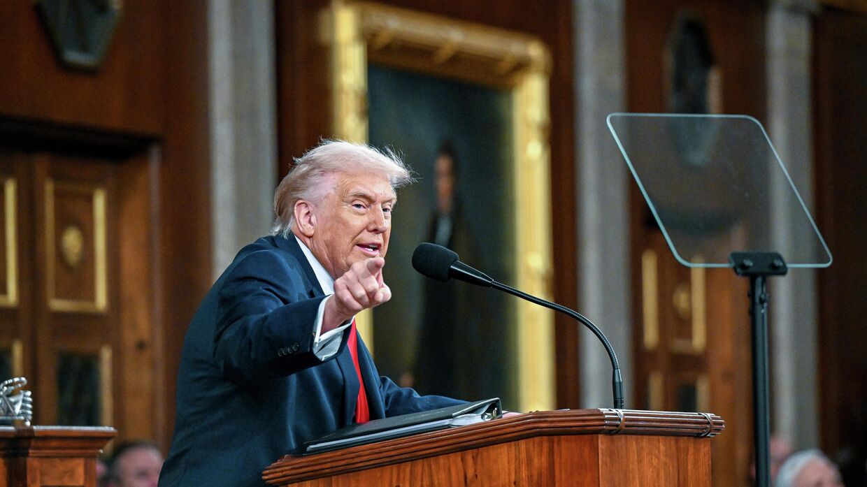 Президент США Дональд Трамп выступает с речью в Палате представителей Конгресса США в Вашингтоне