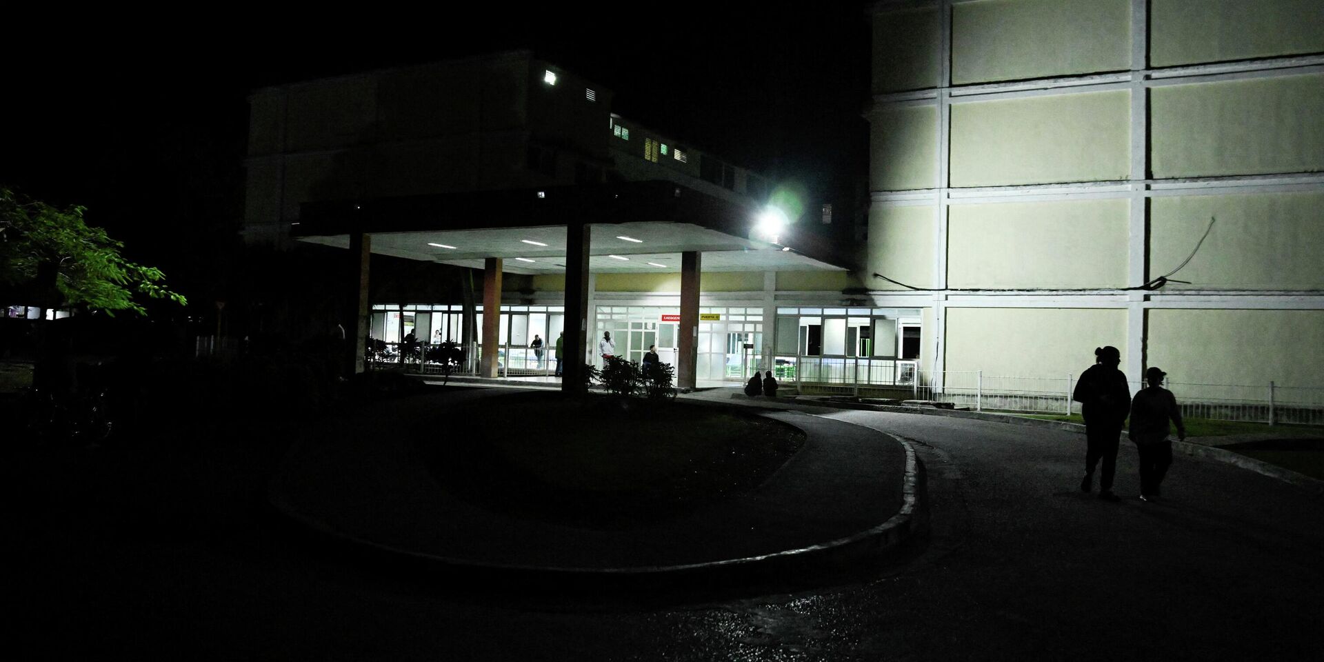 Здание больницы Арнальдо Милиан Кастро, где оказывается медицинская помощь раненым после вооруженного инцидента с участием зарегистрированного во Флориде скоростного катера в Санта-Кларе, Куба, 25 февраля 2026 года - ИноСМИ, 1920, 26.02.2026