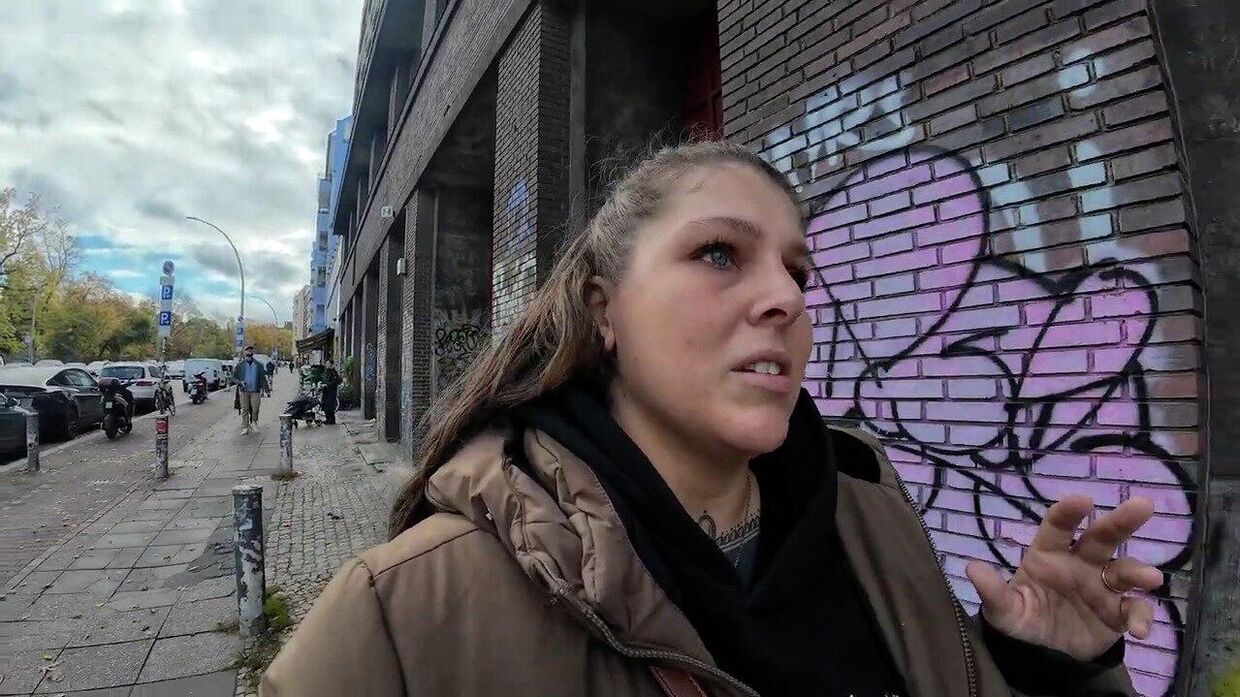 Симуляция ада. Берлин довел немку до слез Симуляция ада. Берлин довел немку до слез