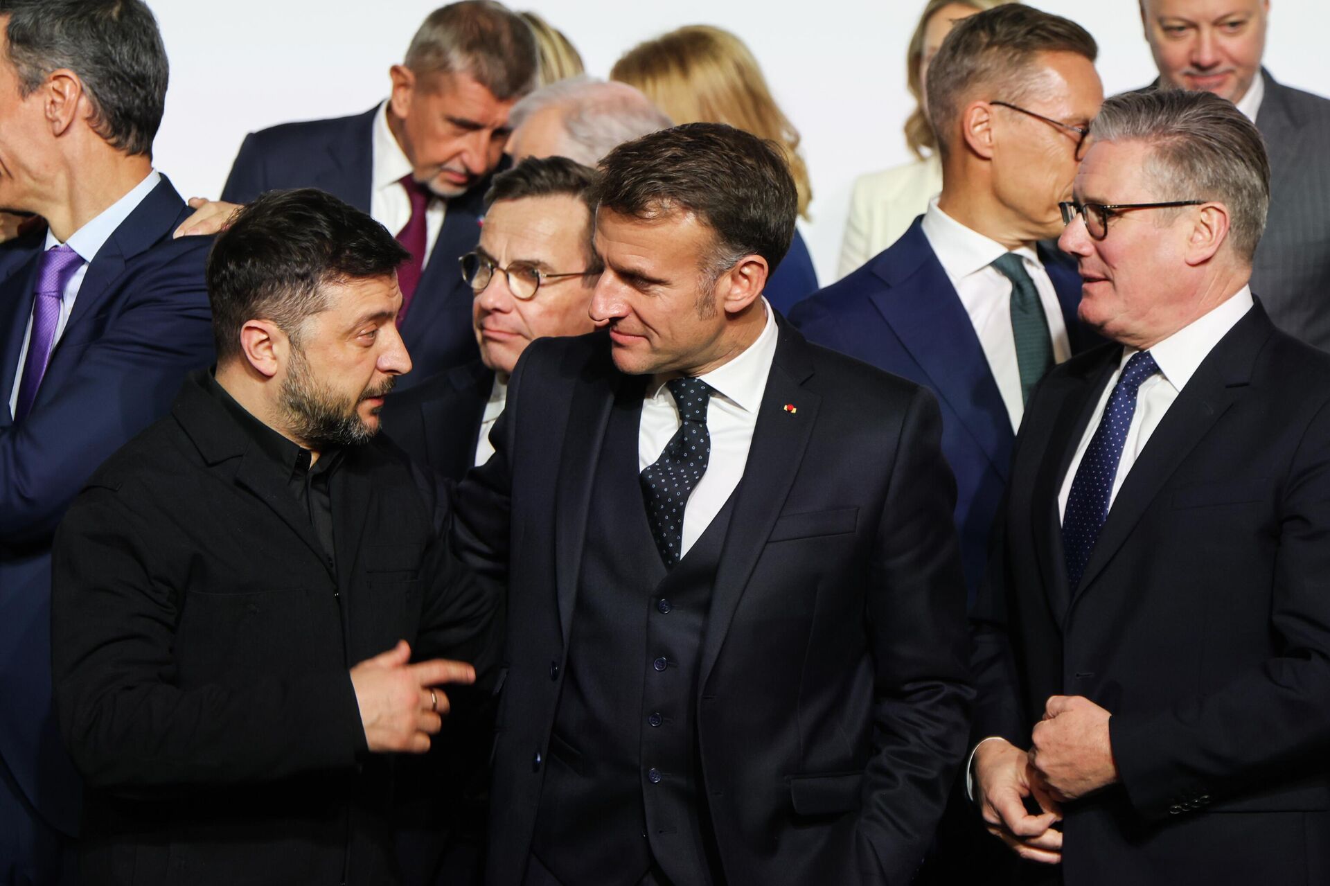 Владимир Зеленский, президент Франции Эммануэль Макрон и премьер-министр Великобритании Кир Стармер в Мюнхене, Германия - ИноСМИ, 1920, 20.04.2026