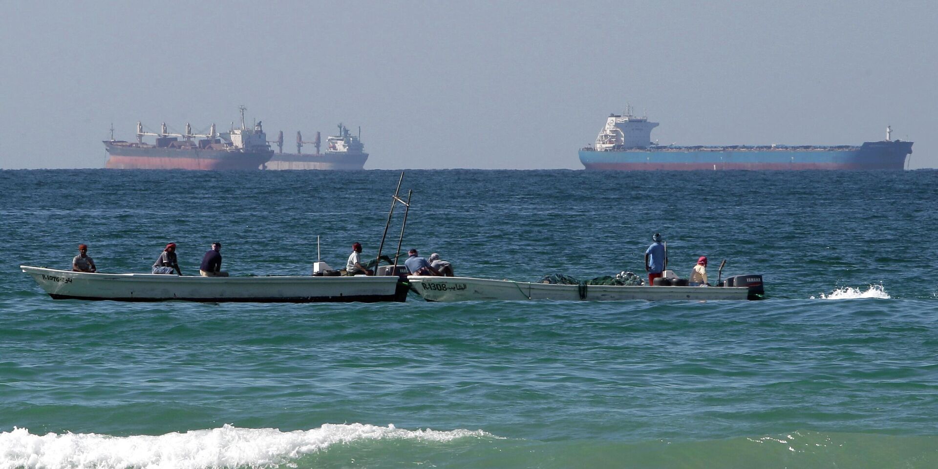 Танкеры в Ормузском проливе - ИноСМИ, 1920, 04.03.2026