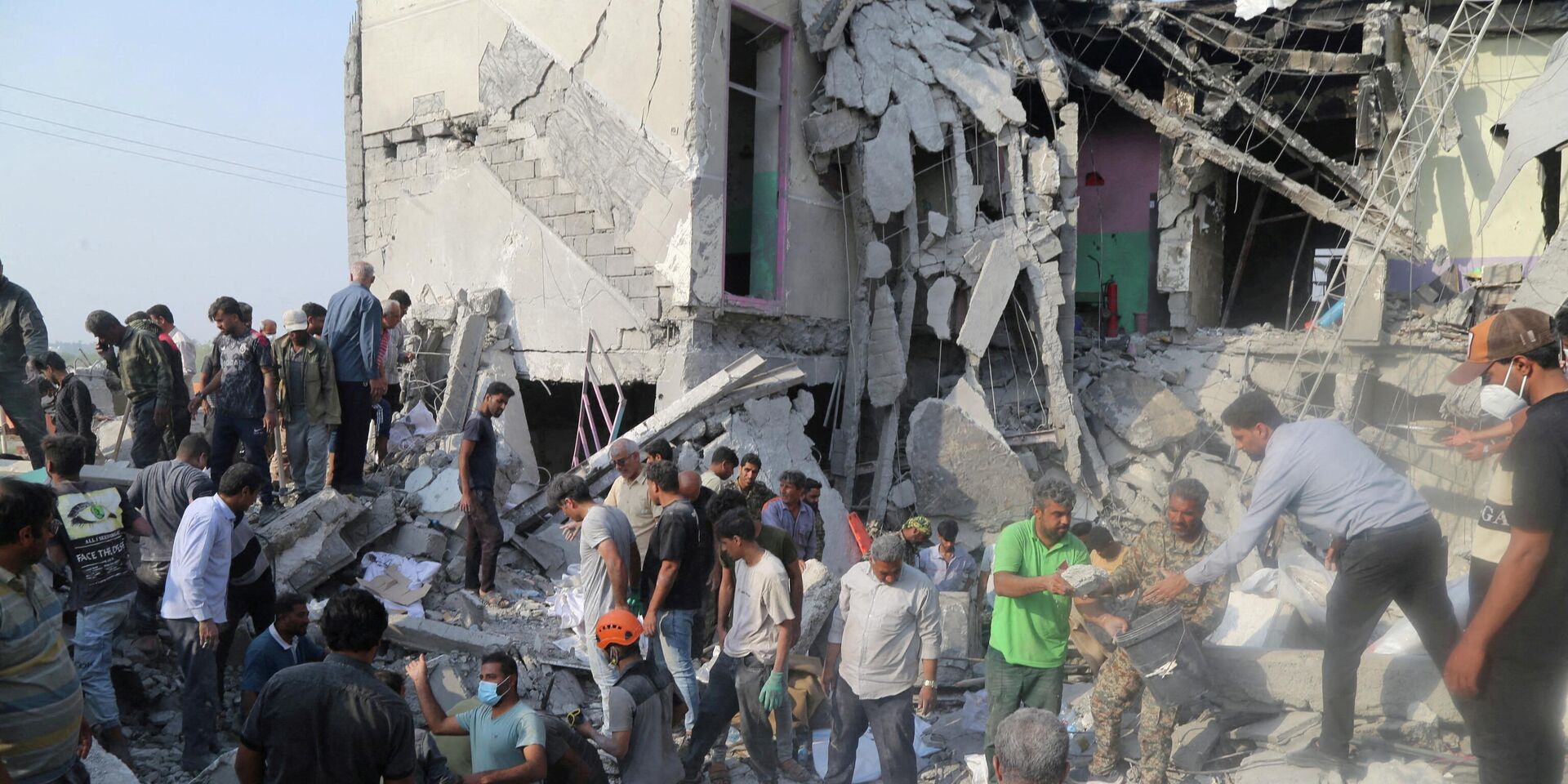 Последствия удара по школе в Иране  - ИноСМИ, 1920, 06.03.2026