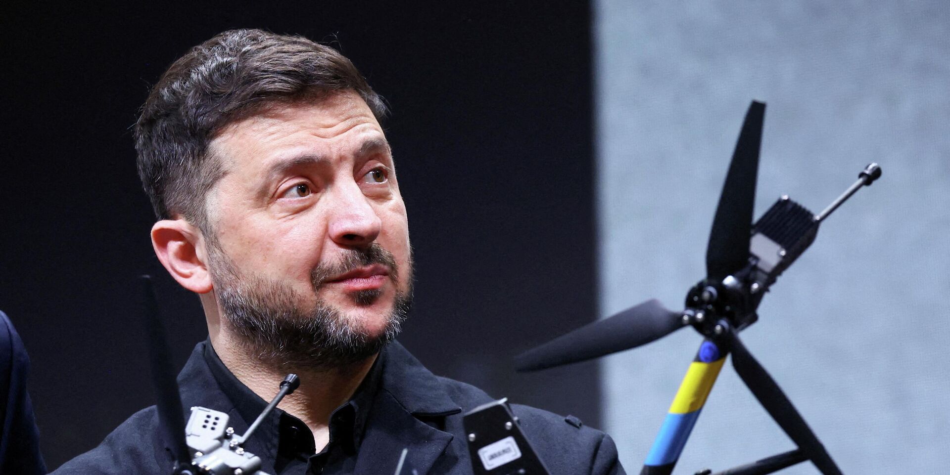 Владимир Зеленский во время посещения завода немецкого производителя дронов Quantum Systems в рамках ежегодной Мюнхенской конференции по безопасности - ИноСМИ, 1920, 06.03.2026