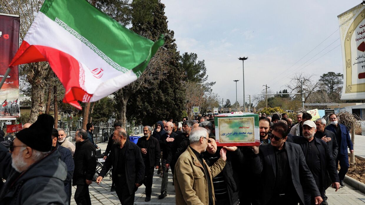 Траурная церемония в Тегеране в память жертв американо-израильских ударов. 9 марта 2026 г.