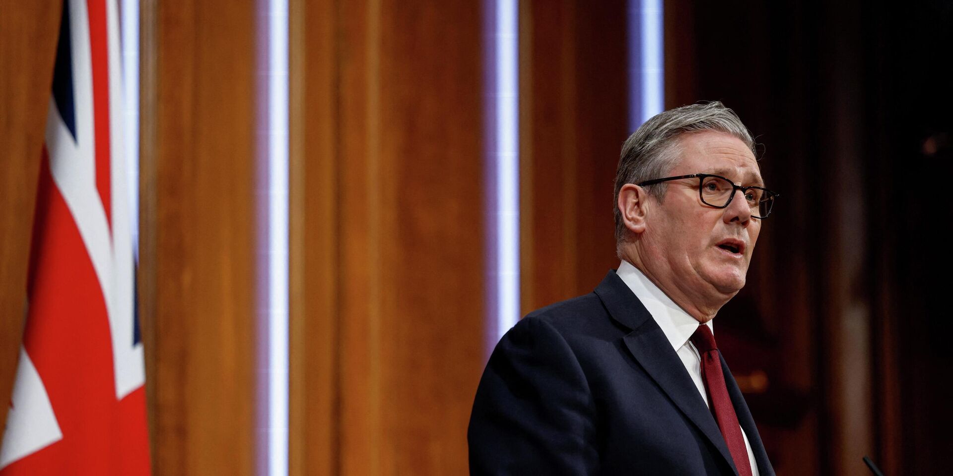 Премьер-министр Великобритании Кир Стармер выступает на Даунинг-стрит в Лондоне с речью о событиях на Ближнем Востоке - ИноСМИ, 1920, 16.03.2026