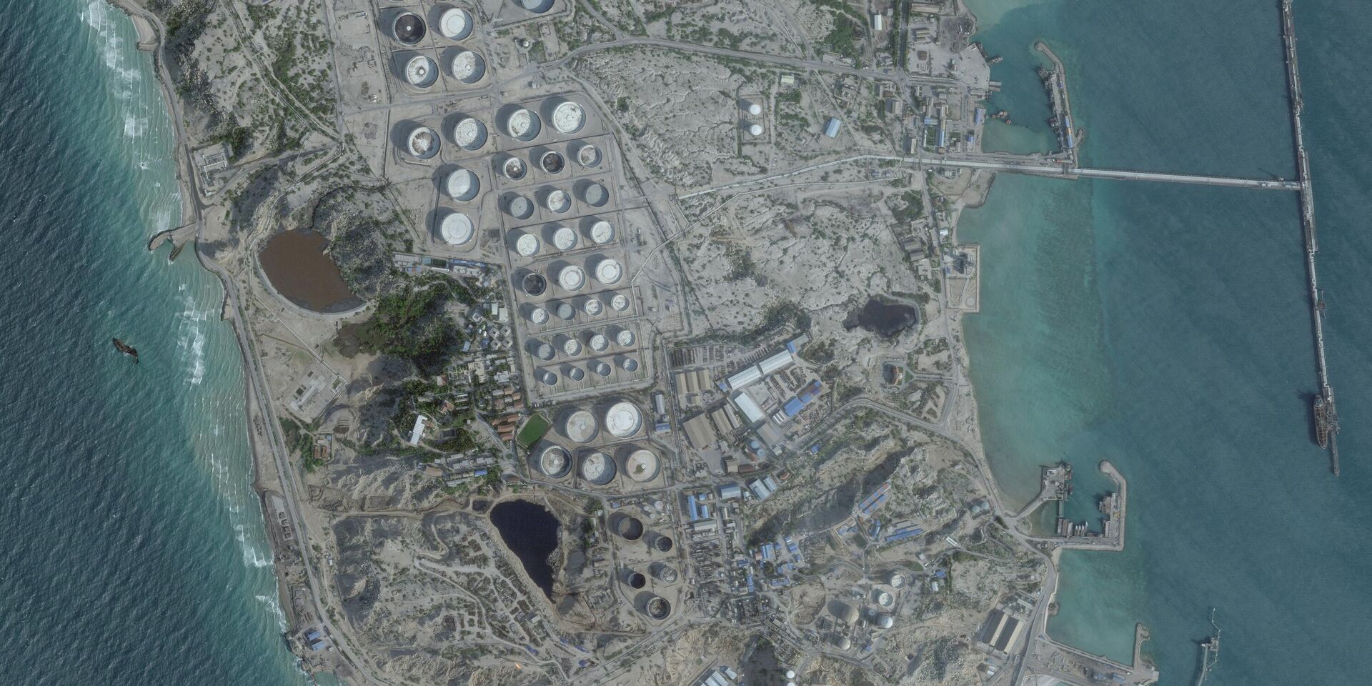 Нефтехранилище на острове Харк, Иран - ИноСМИ, 1920, 18.03.2026