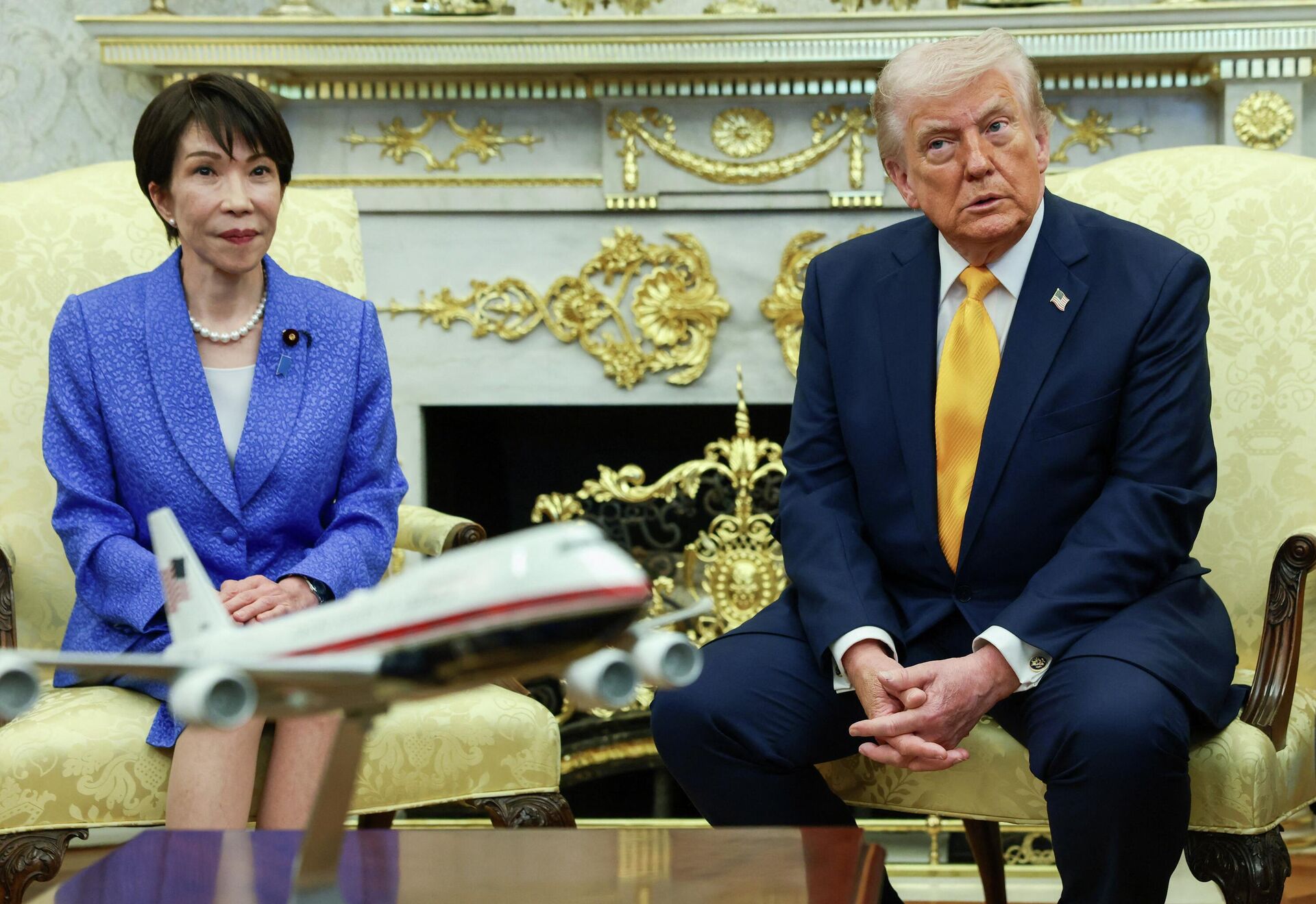 U.S. President Donald Trump meets with Japanese Prime Minister Sanae Takaichi in the Oval Office at the White House in Washington, D.C., U.S., March 19, 2026.  - ИноСМИ, 1920, 04.04.2026