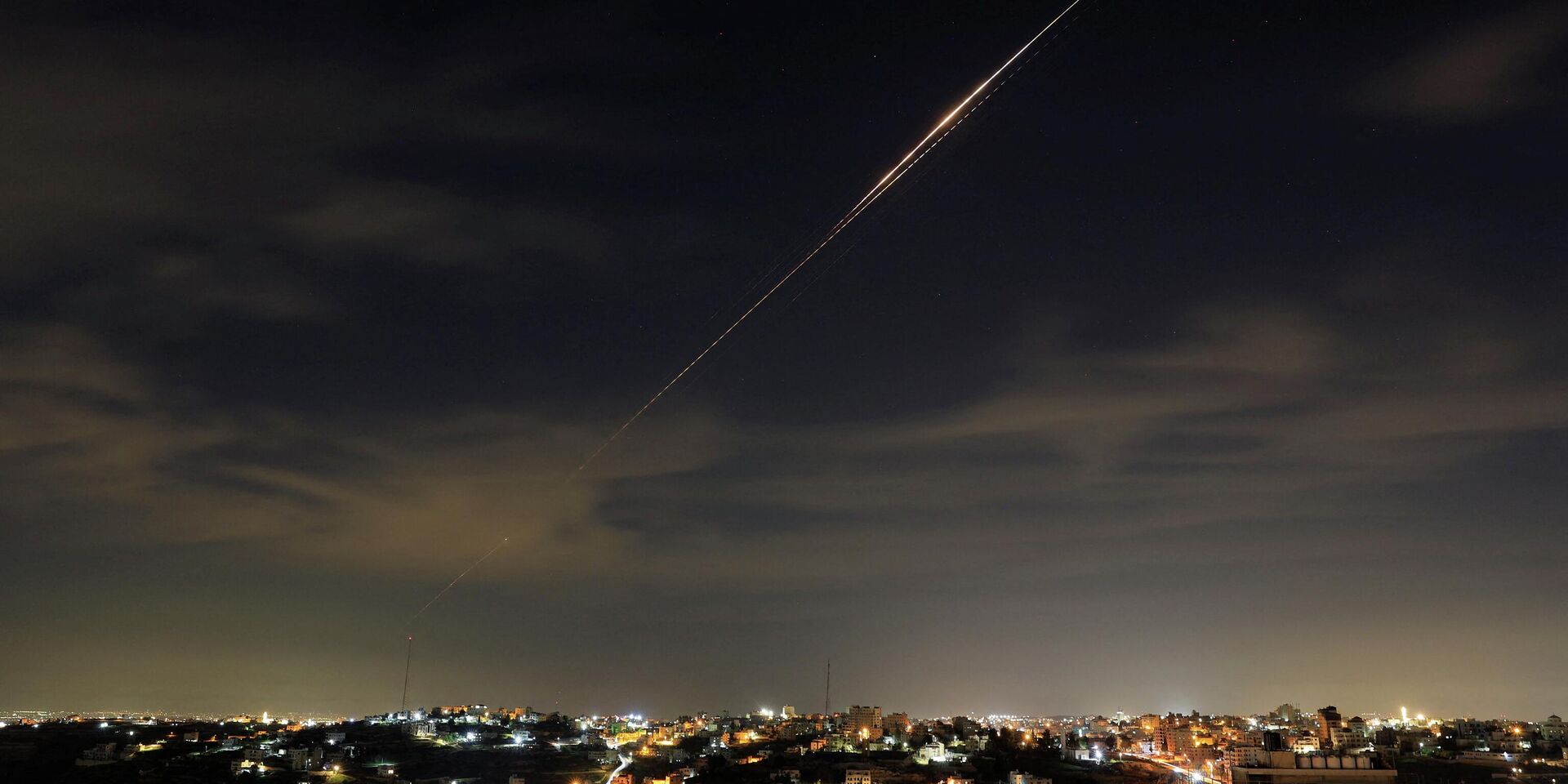 Иранские ракеты летят в сторону Израиля - ИноСМИ, 1920, 26.03.2026