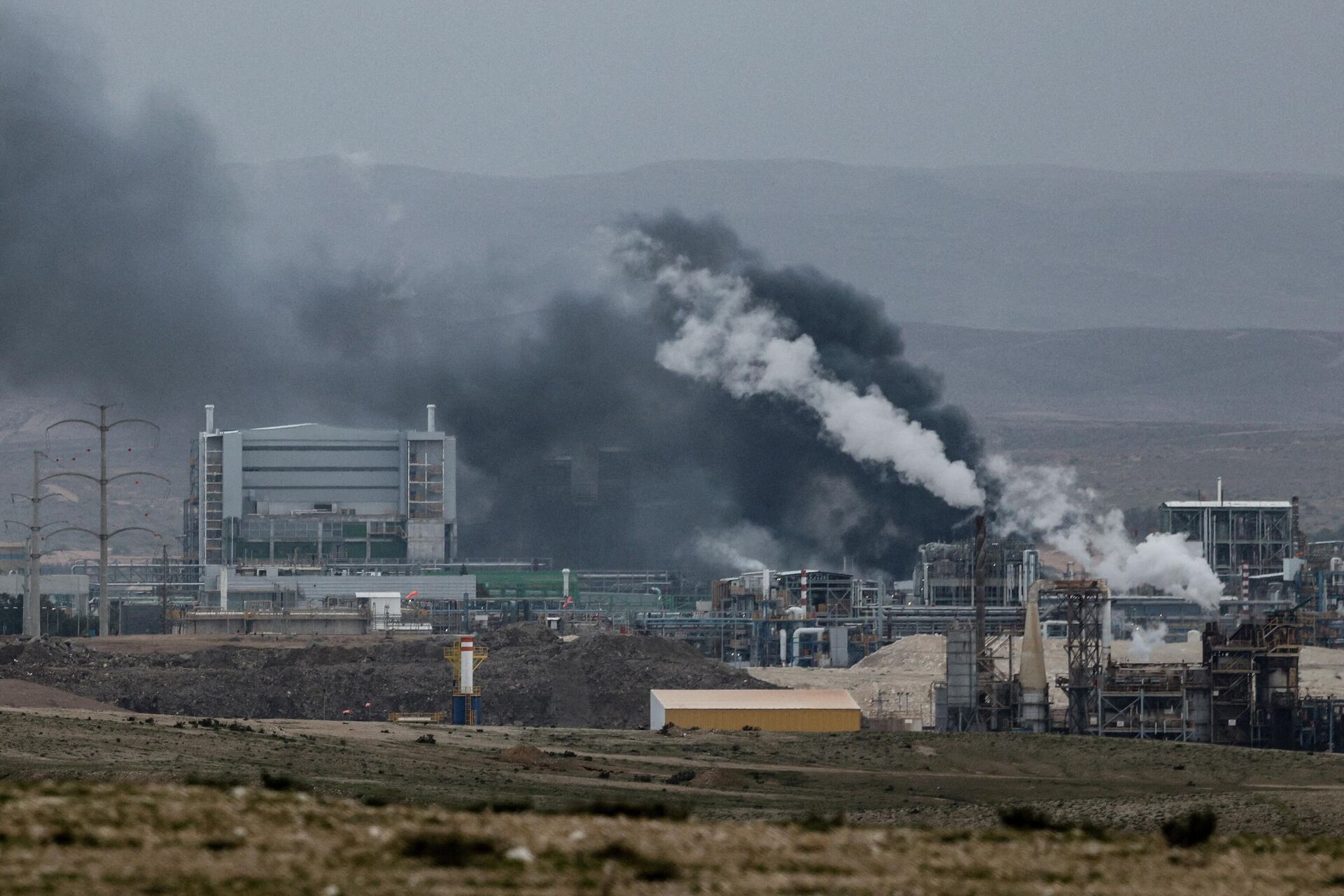 Дым на юге Израиля после иранского ракетного удара, 29 марта 2026 года - ИноСМИ, 1920, 08.04.2026