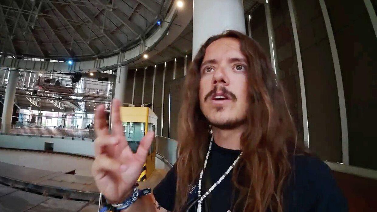 Как в Гарри Поттере. Итальянец посетил необычный музей в Санкт-Петербурге