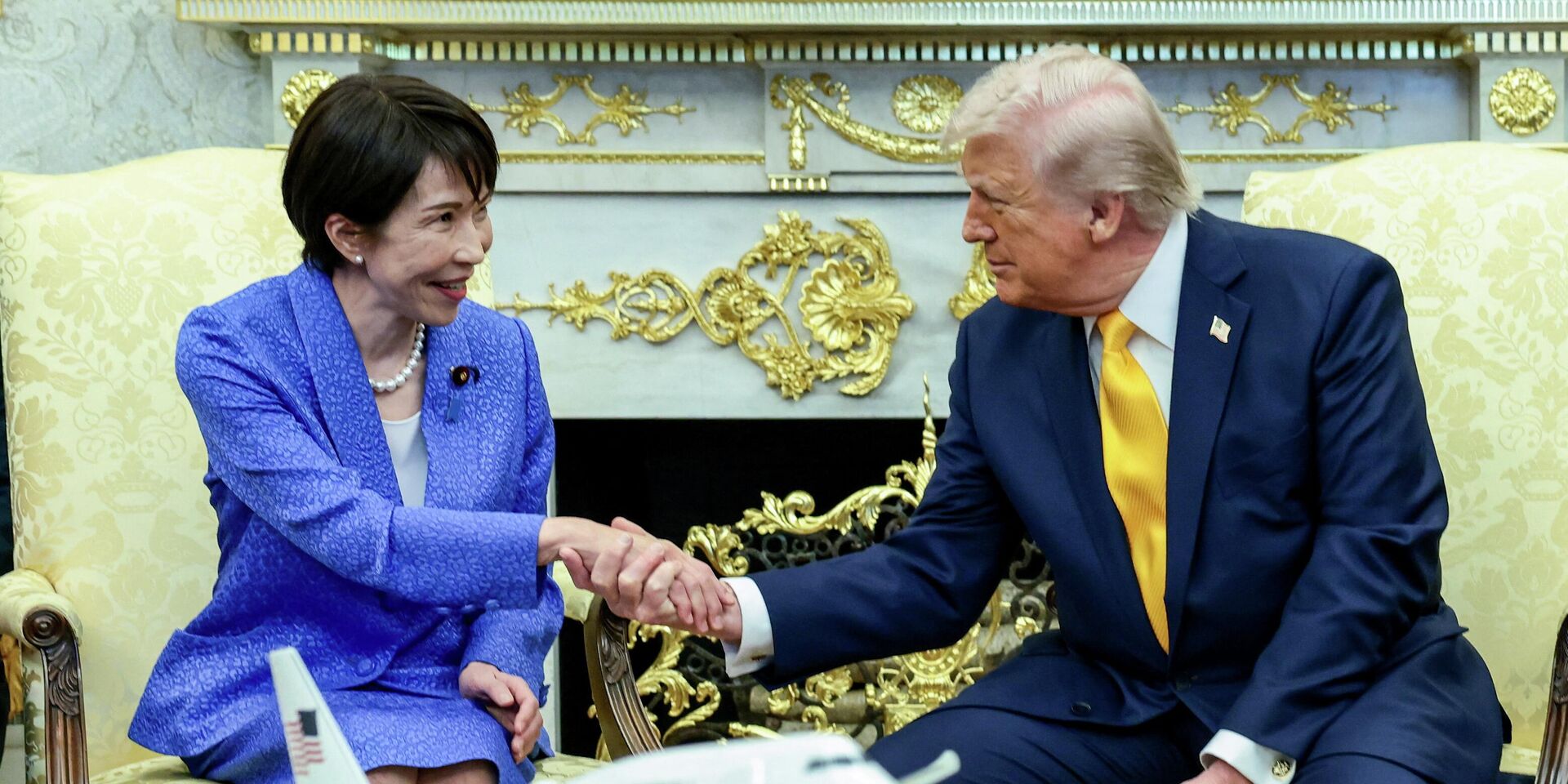 Президент США Дональд Трамп и премьер-министр Японии Санаэ Такаити в Овальном кабинете Белого дома в Вашингтоне - ИноСМИ, 1920, 30.03.2026