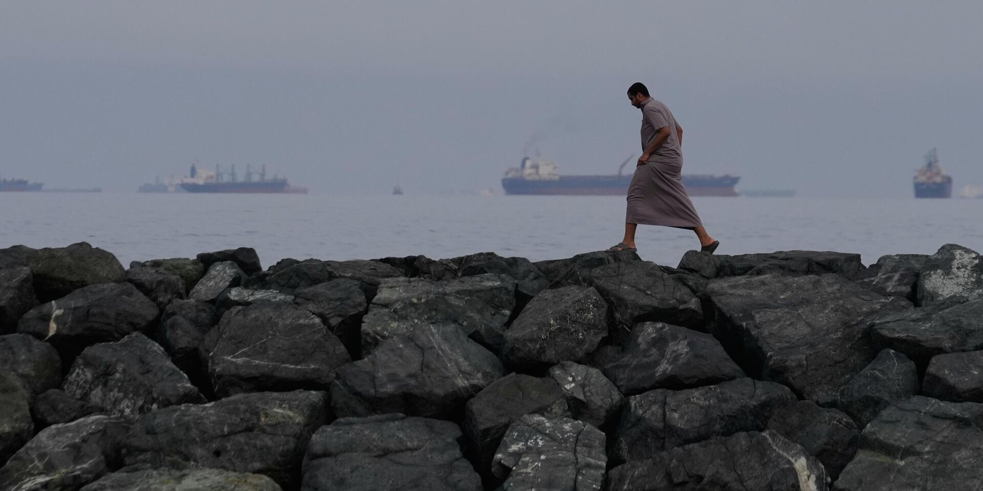 Берег Ормузского пролива - ИноСМИ, 1920, 01.04.2026