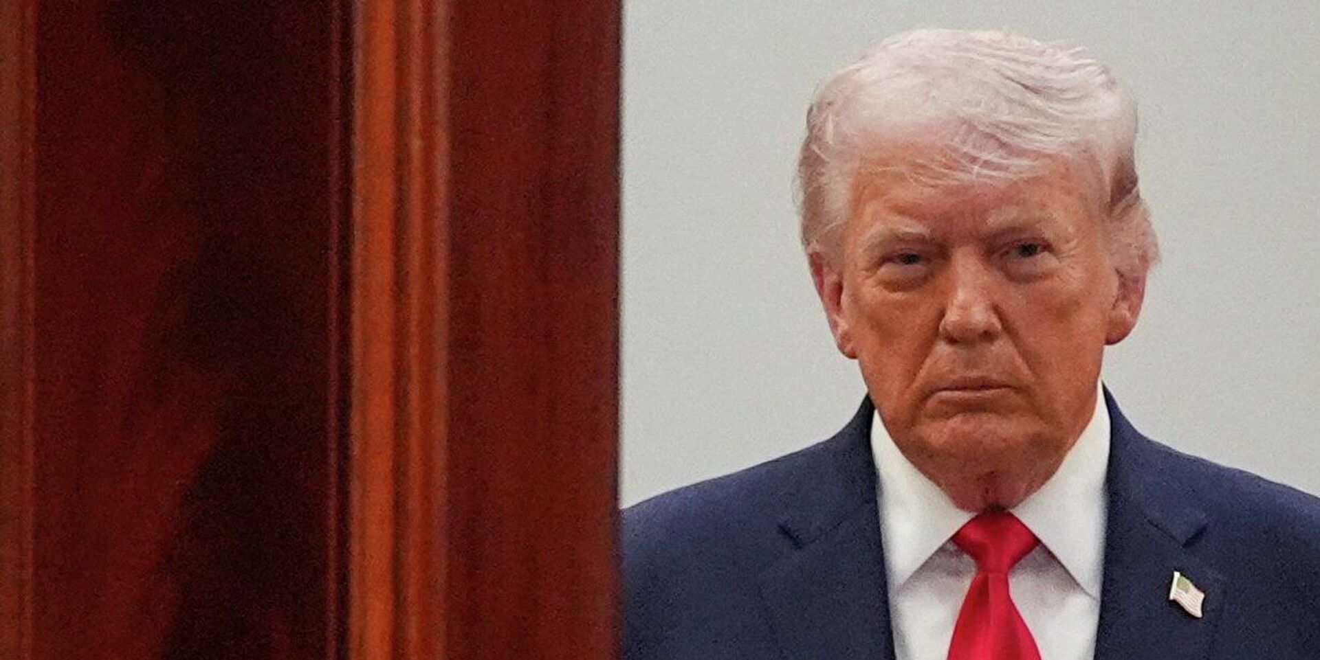 Дональд Трамп перед своим обращением к нации по поводу ситуации вокруг Ирана. 1 апреля 2026 г. - ИноСМИ, 1920, 02.04.2026