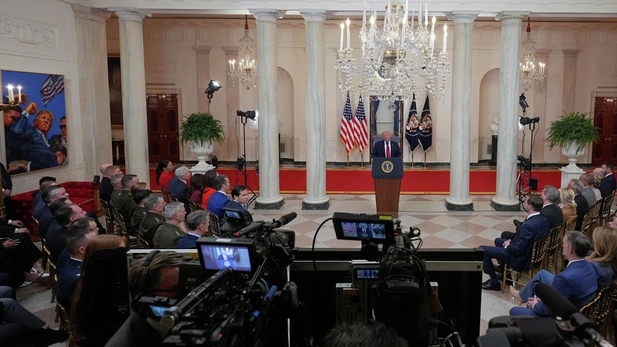 Президент США Дональд Трамп выступает с обращением к нации по поводу ситуации вокруг Ирана. 1 апреля 2026 г.