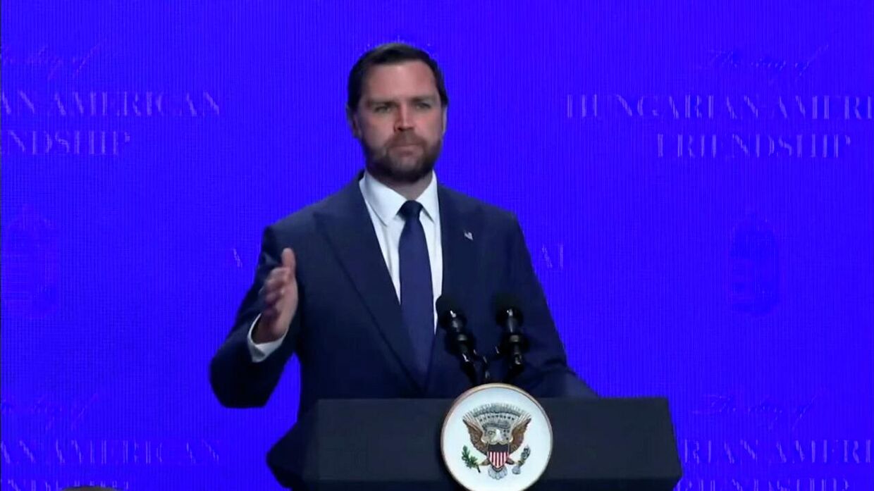 Сделали больше всех: Вэнс высказался о завершении конфликта на Украине