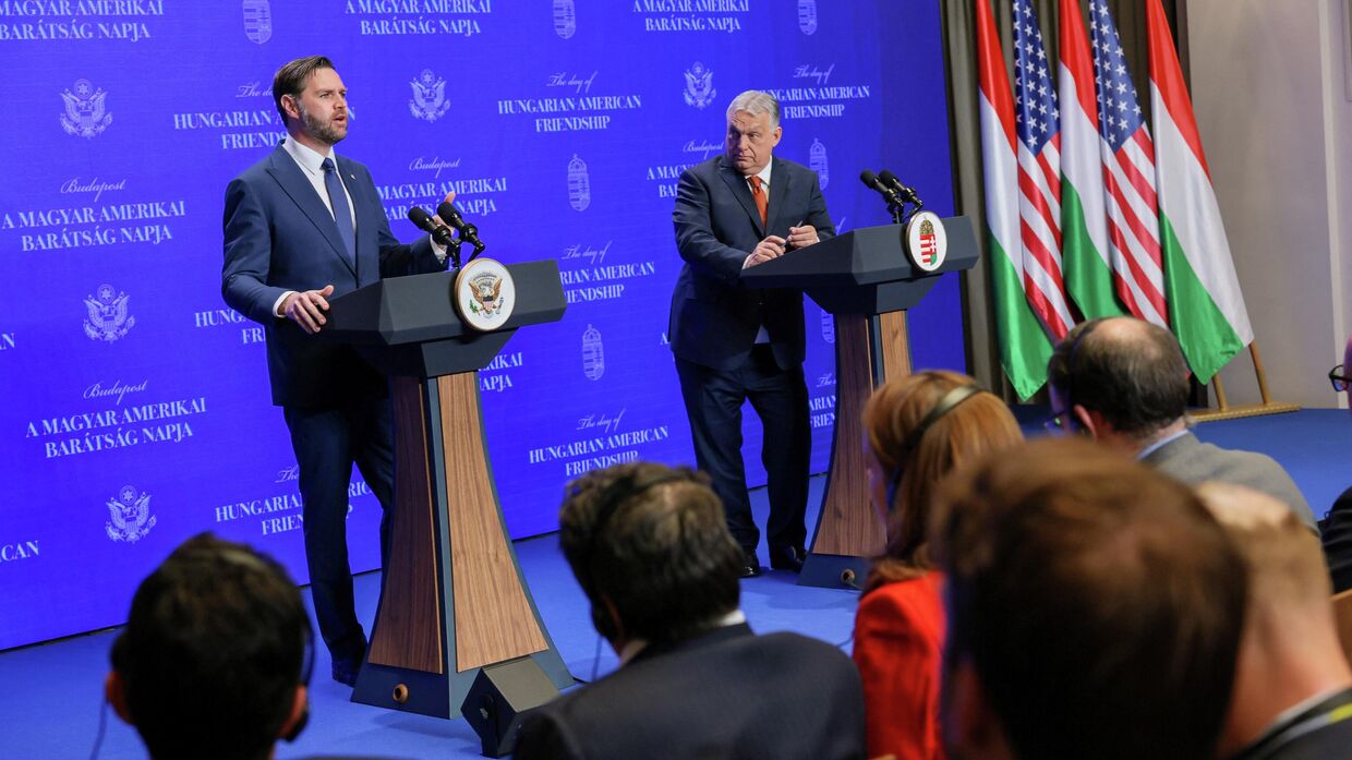 Вице-президент США Джей Ди Вэнс и премьер-министр Венгрии Виктор Орбан в Будапеште, Венгрия, 7 апреля 2026 года