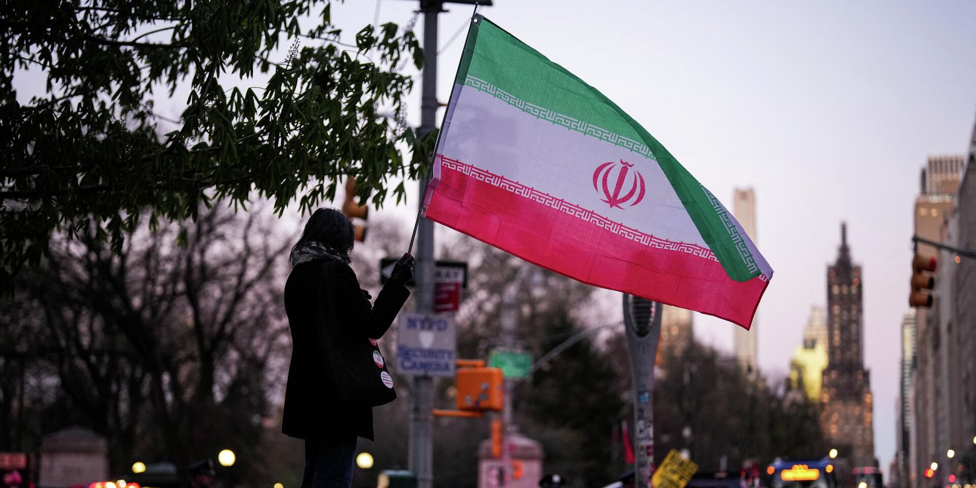 Акция протеста против американо-израильского конфликта с Ираном в Нью-Йорке, США, 8 апреля 2026 года - ИноСМИ, 1920, 10.04.2026