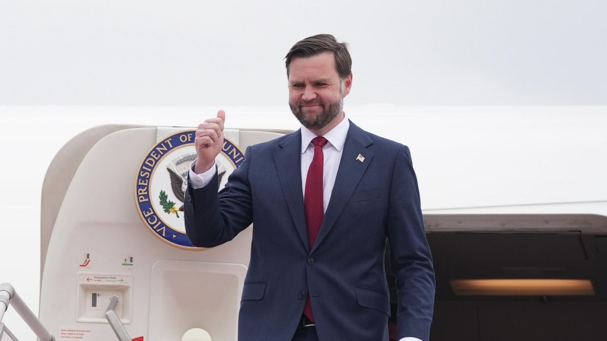 Прибытие вице-президента США Джей Ди Вэнса в Пакистан для участия в переговорах с Ираном