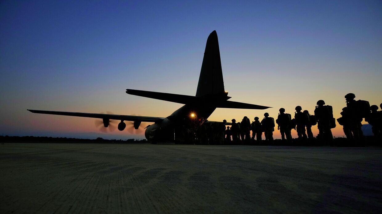 Британские десантники во время учений на Кипре