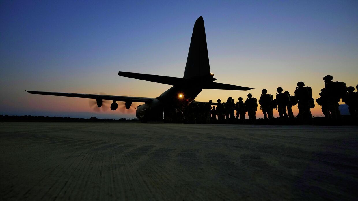 Британские десантники во время учений на Кипре