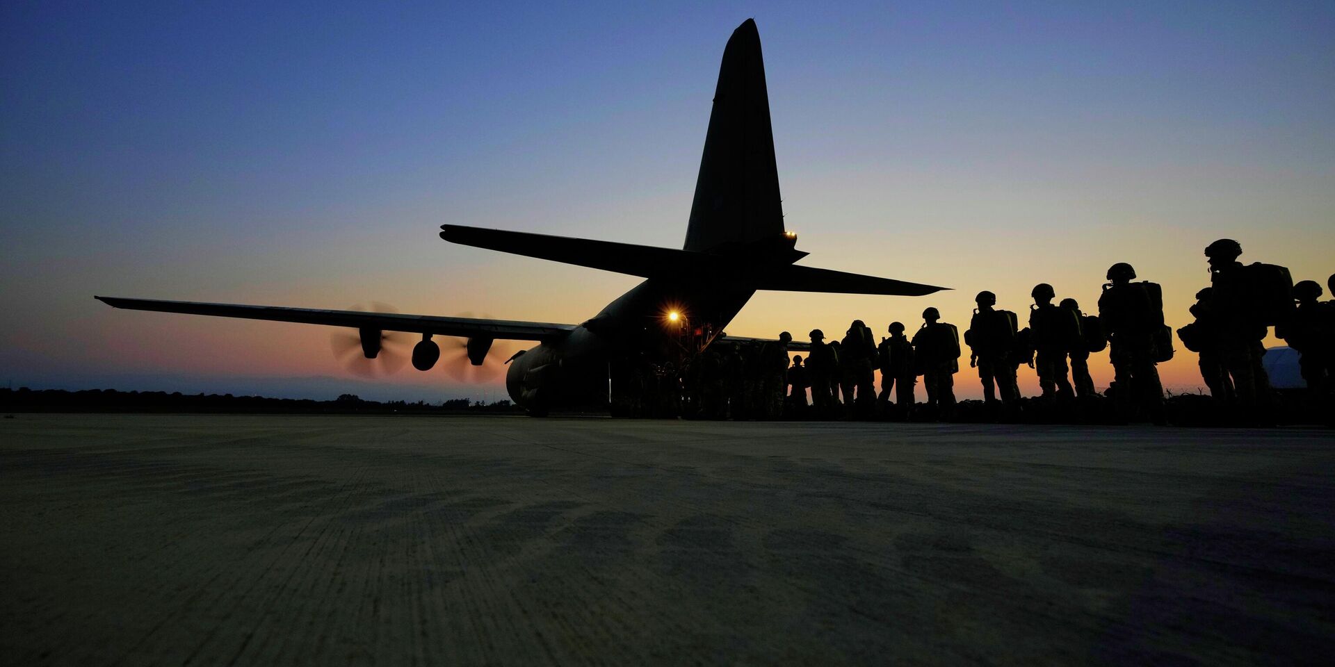 Британские десантники во время учений на Кипре - ИноСМИ, 1920, 14.04.2026