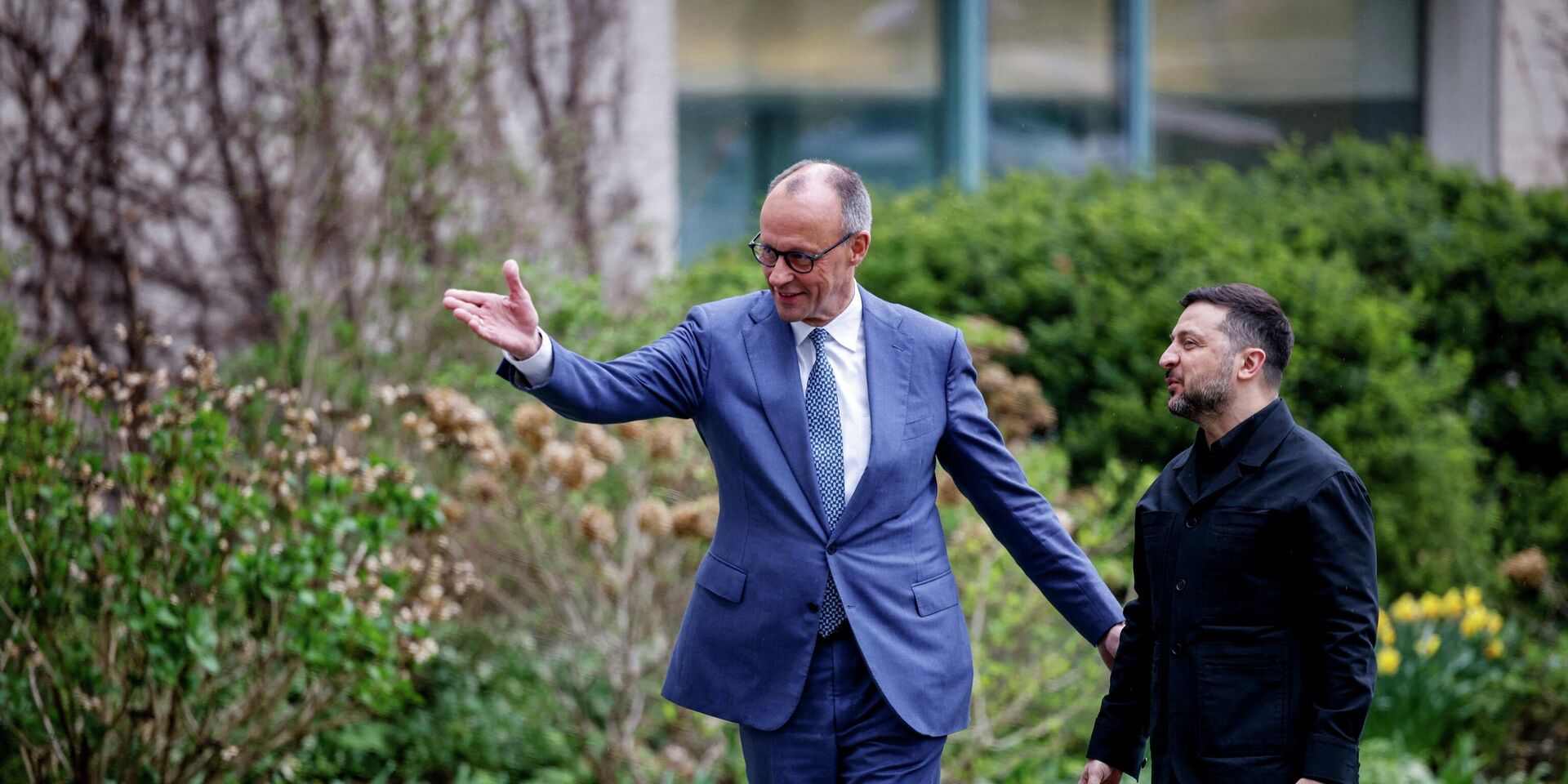 Владимир Зеленский и канцлер Германии Фридрих Мерц в Берлине - ИноСМИ, 1920, 16.04.2026