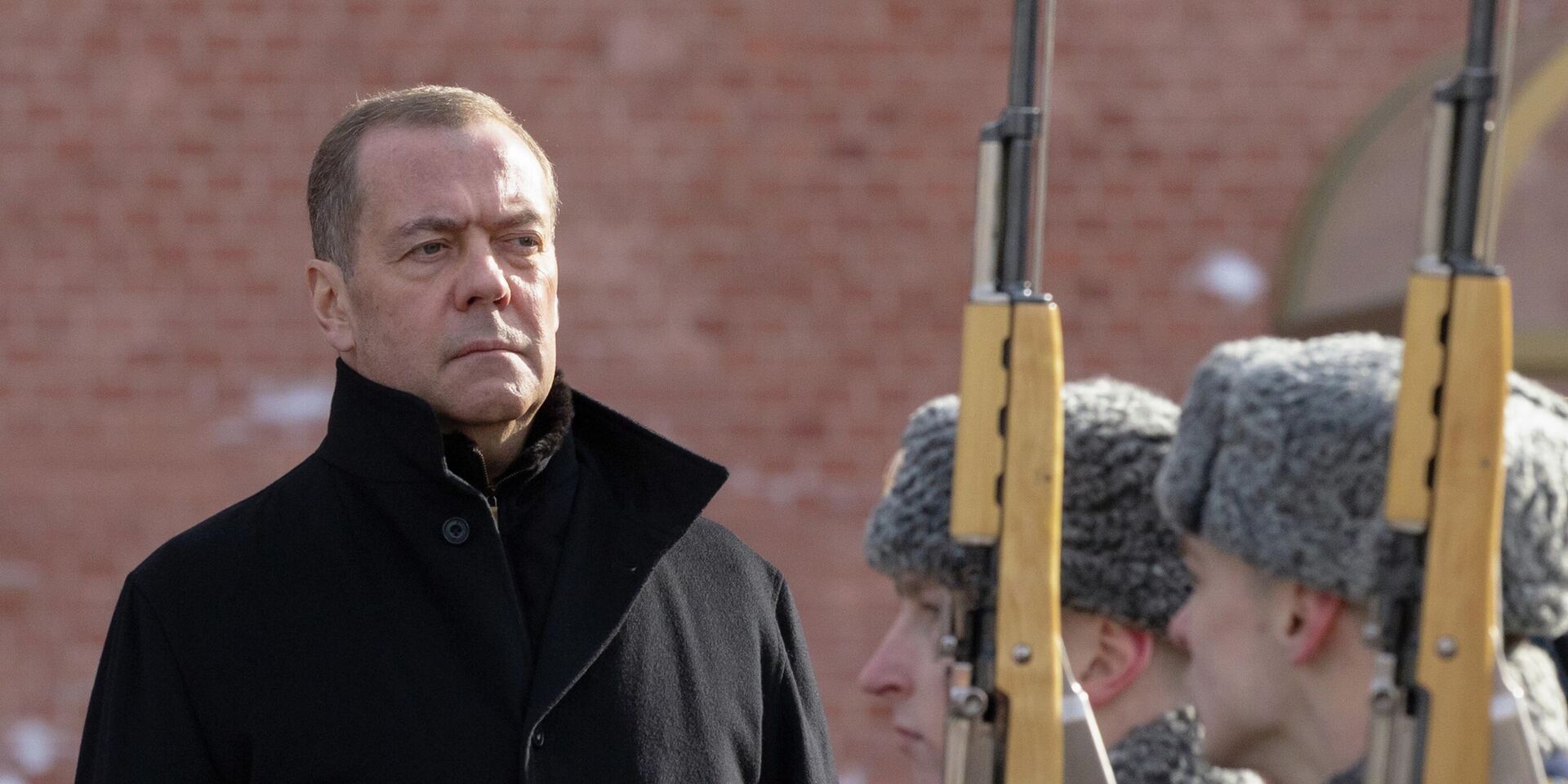 Зампред Совбеза РФ Дмитрий Медведев возложил цветы к Могиле Неизвестного Солдата - ИноСМИ, 1920, 16.04.2026