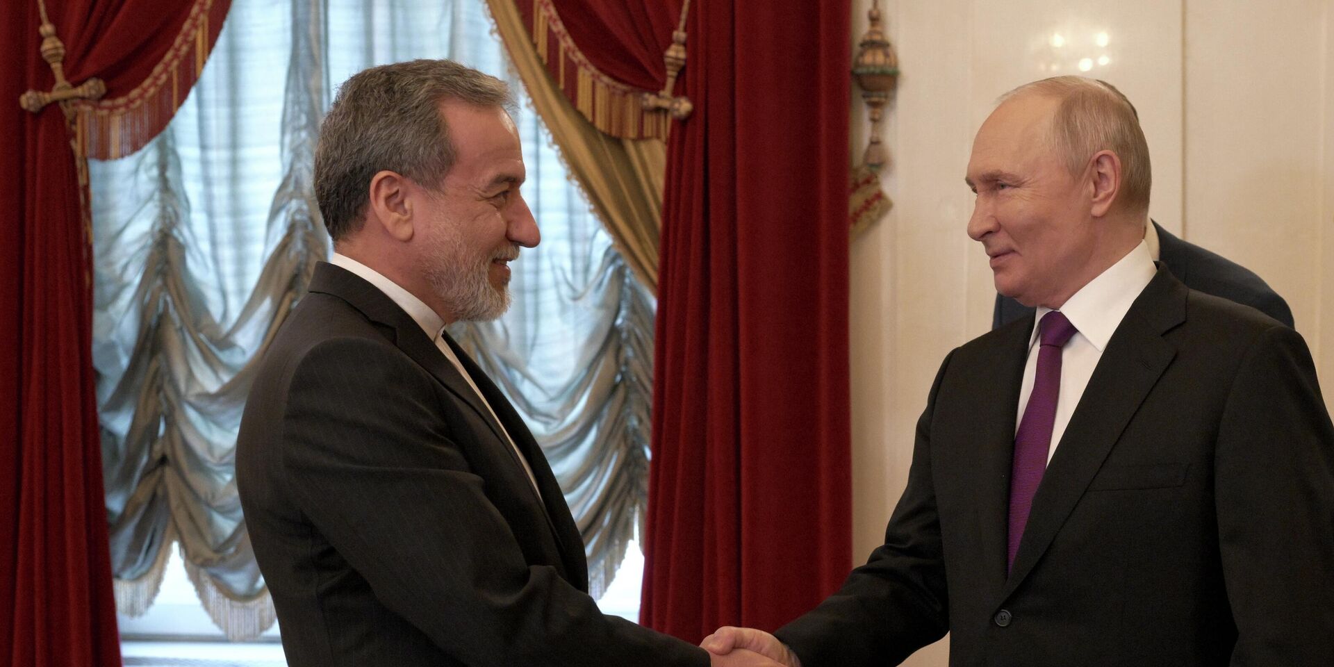 Встреча президента РФ Владимира Путина и главы МИД Ирана Аббаса Аракчи - ИноСМИ, 1920, 30.04.2026