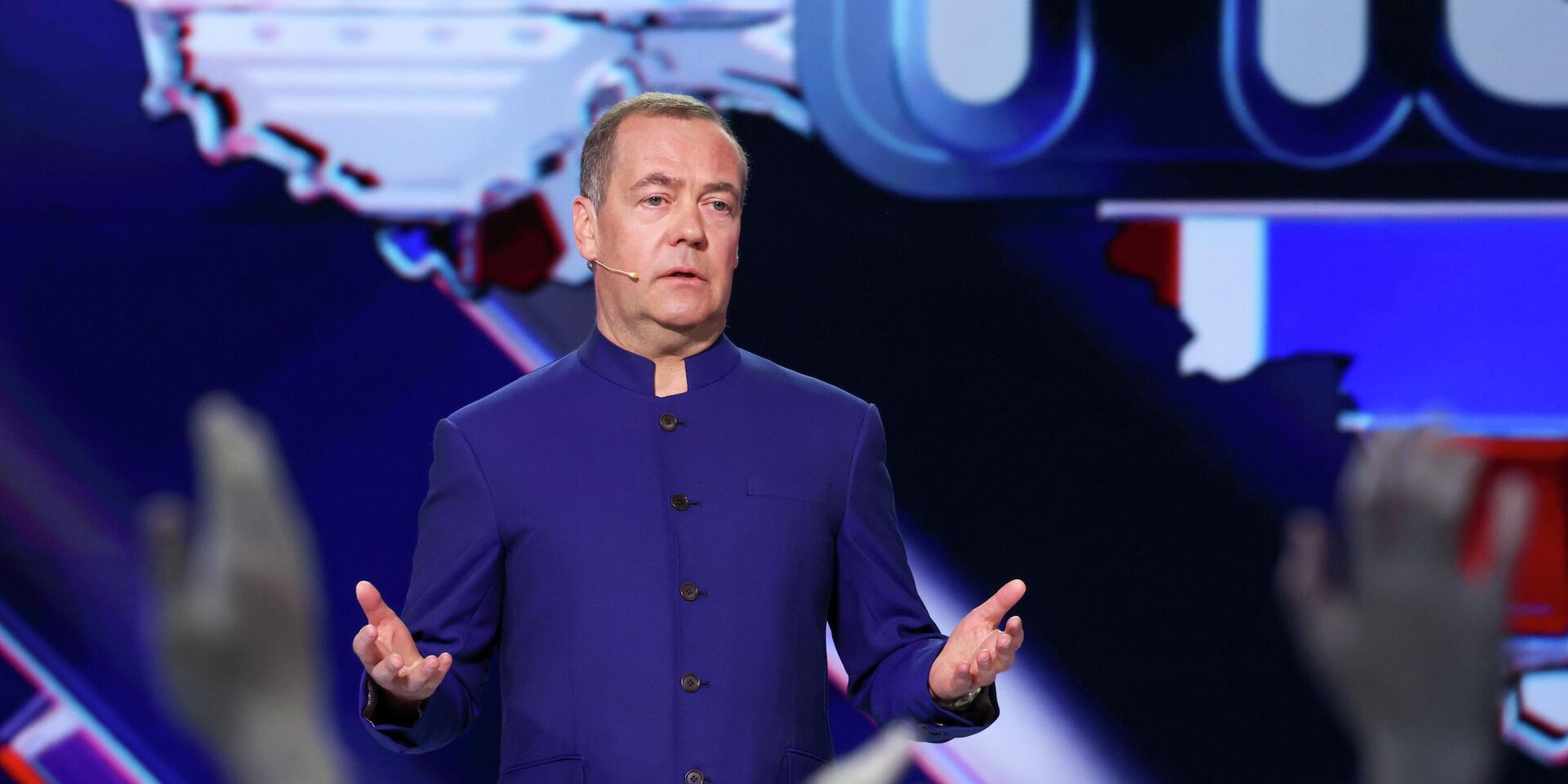 Зампред Совбеза Дмитрий Медведев принял участие в марафоне Знание. Первые в Москве - ИноСМИ, 1920, 07.05.2026