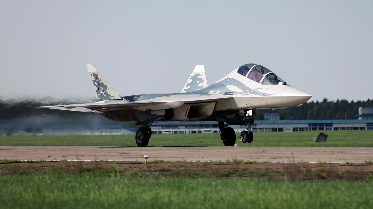 Первый полет двухместной версии истребителя пятого поколения Су-57