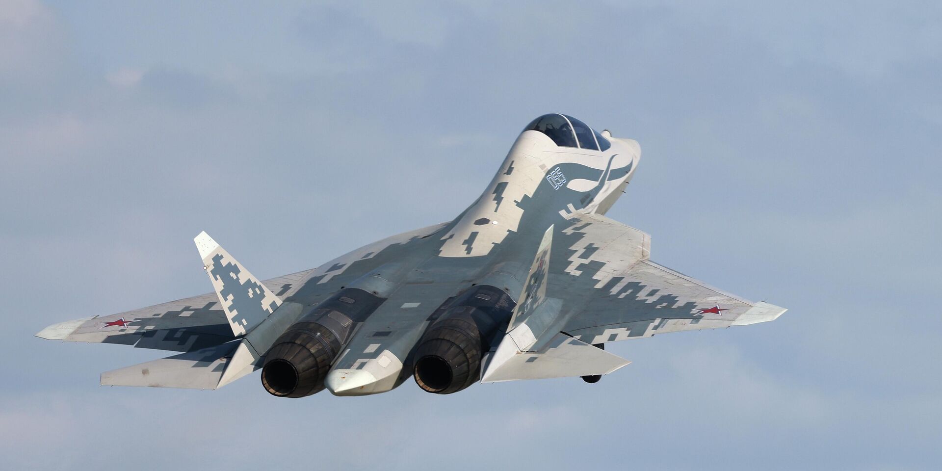 Первый полет двухместной версии истребителя пятого поколения Су-57 - ИноСМИ, 1920, 30.05.2026