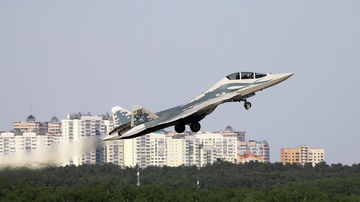 Первый полет двухместной версии истребителя пятого поколения Су-57