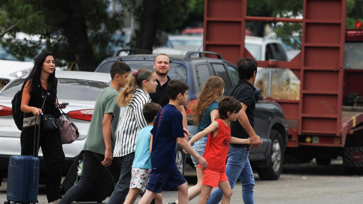 Люди покидают южные пригороды Бейрута. 1 июня 2026 года