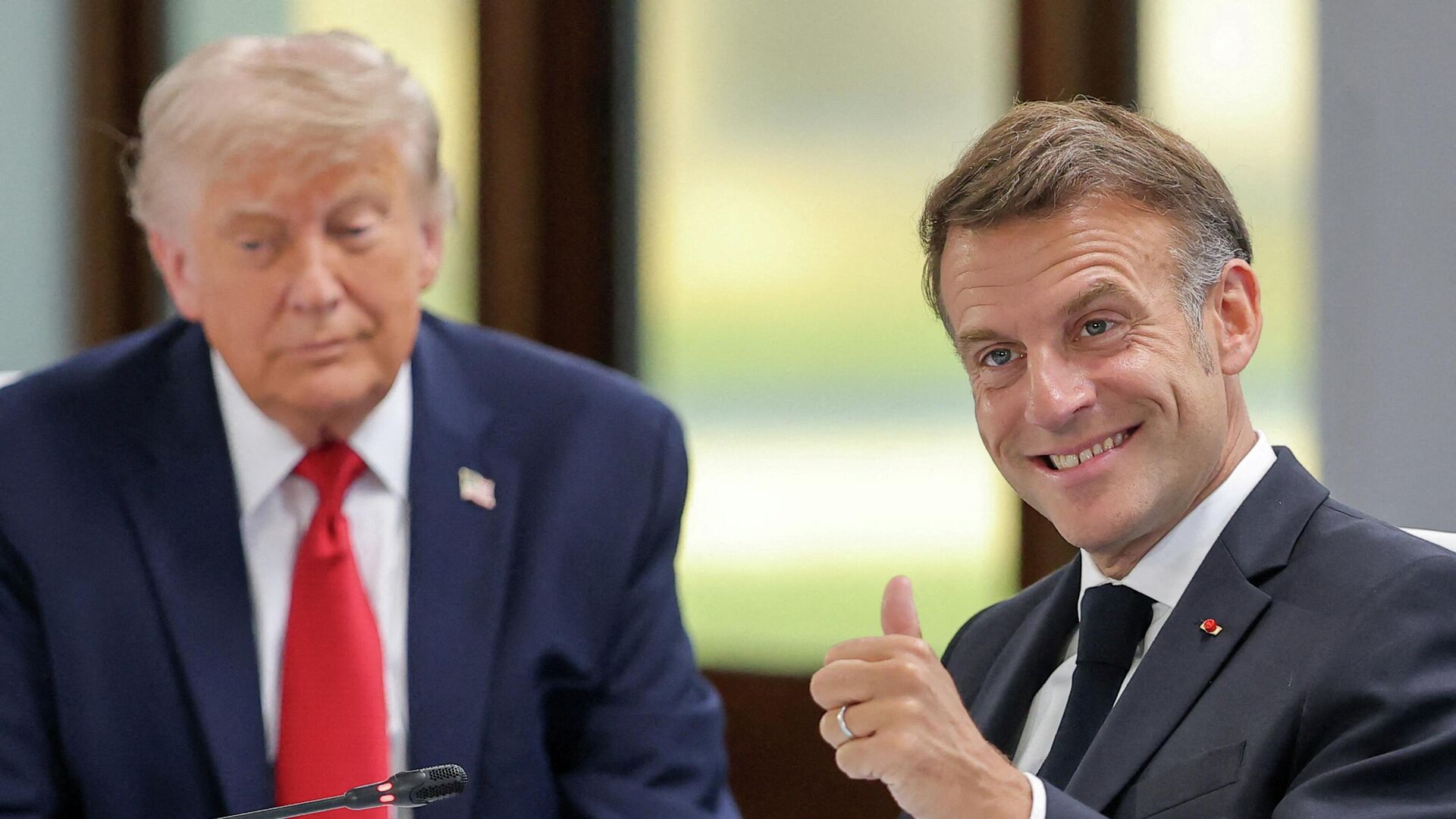Президент США Дональд Трамп и президент Франции Эммануэль Макрон на саммите Большой семерки, Эвиан-ле-Бен, Франция - ИноСМИ, 1920, 20.06.2026