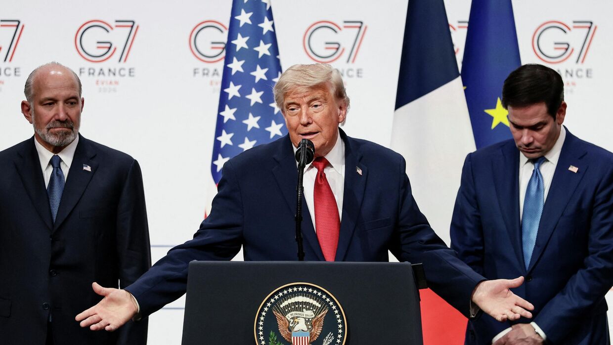 Президент США Дональд Трамп на саммите Большой семерки, Эвиан-ле-Бен, Франция