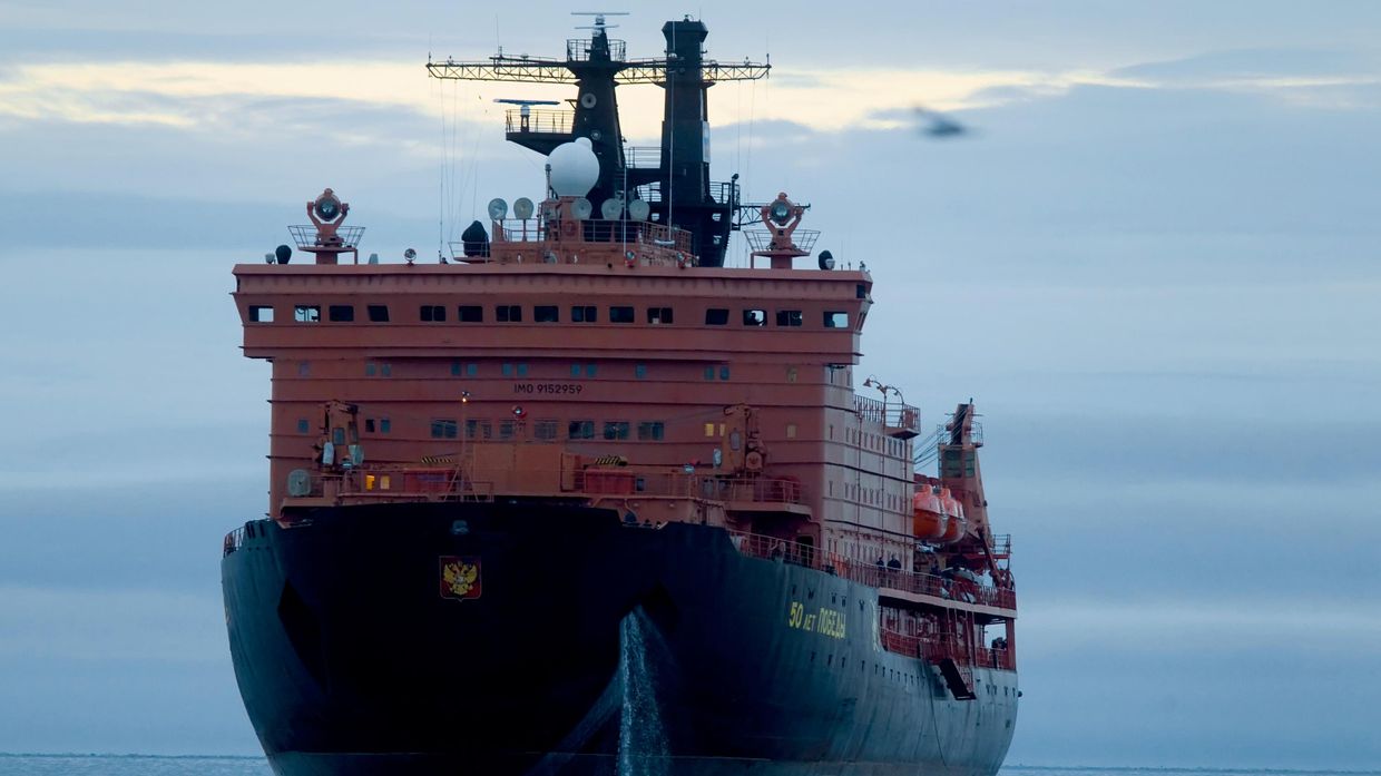 Северный морской путь. Ледокол