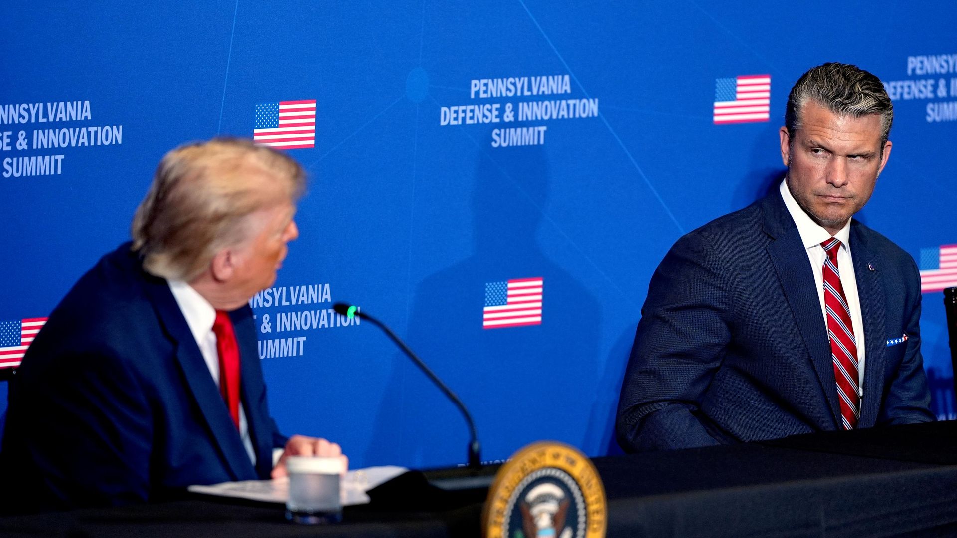 Президент США Дональд Трамп и министр обороны США Пит Хегсет - ИноСМИ, 1920, 06.08.2026