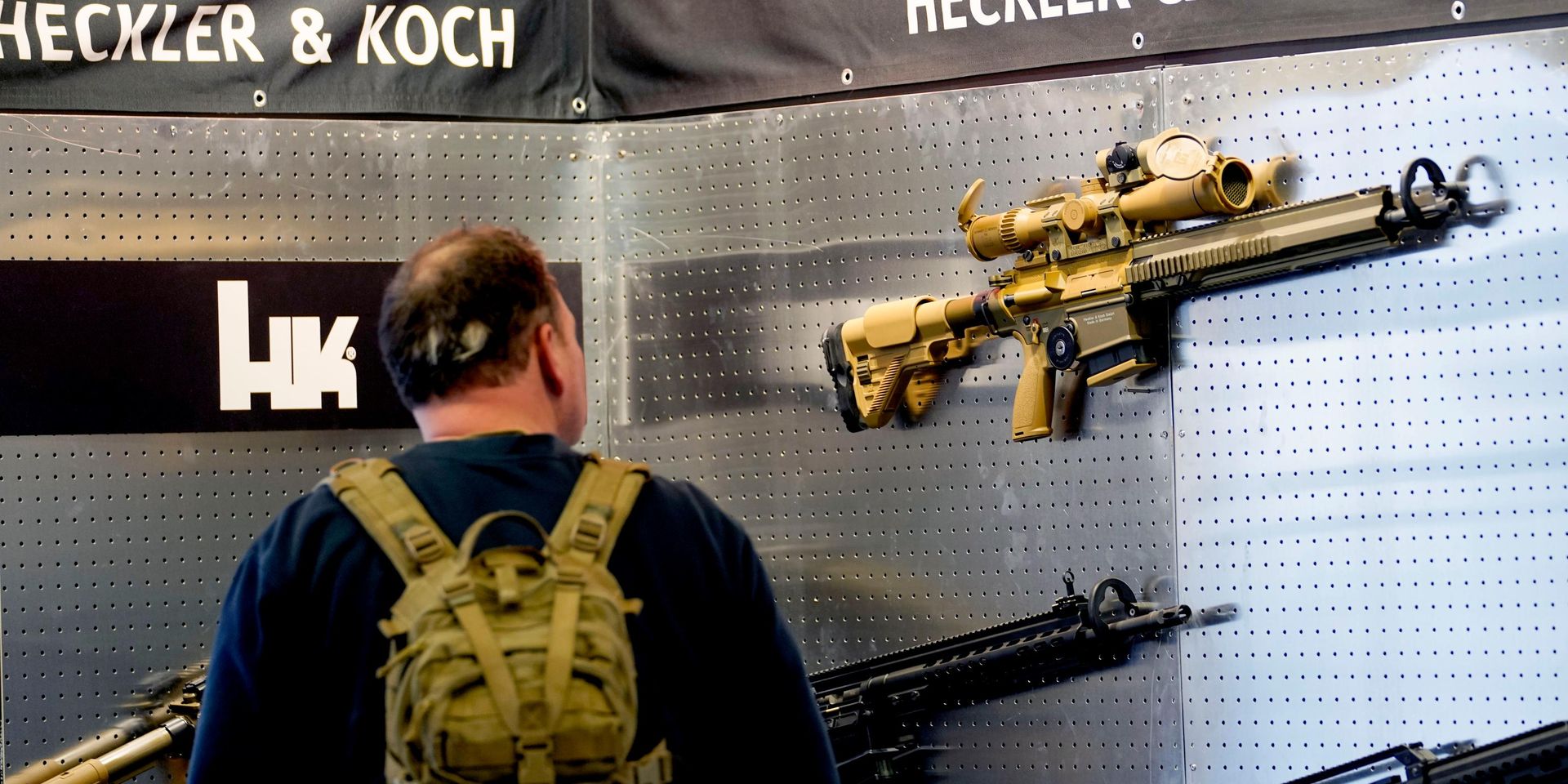 Стенд немецкой компании по производству вооружений Heckler & Koch на выставке в Дортмунде, Германия - ИноСМИ, 1920, 11.08.2026