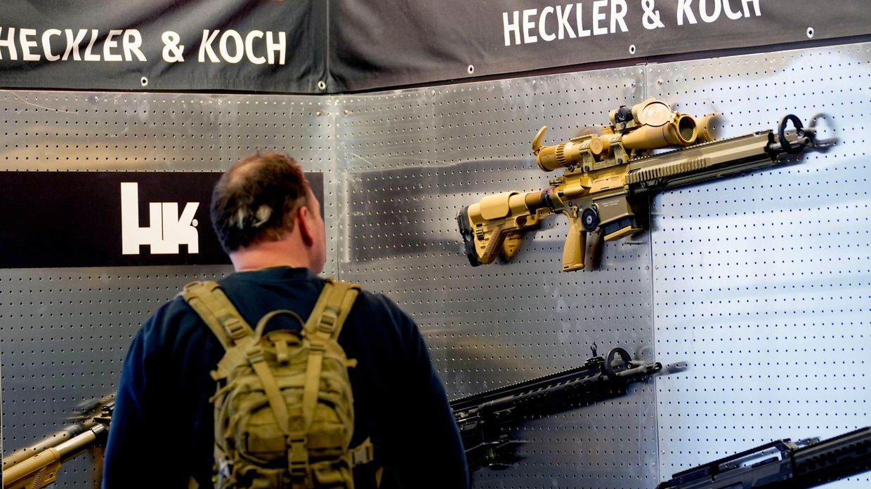 Стенд немецкой компании по производству вооружений Heckler & Koch на выставке в Дортмунде, Германия
