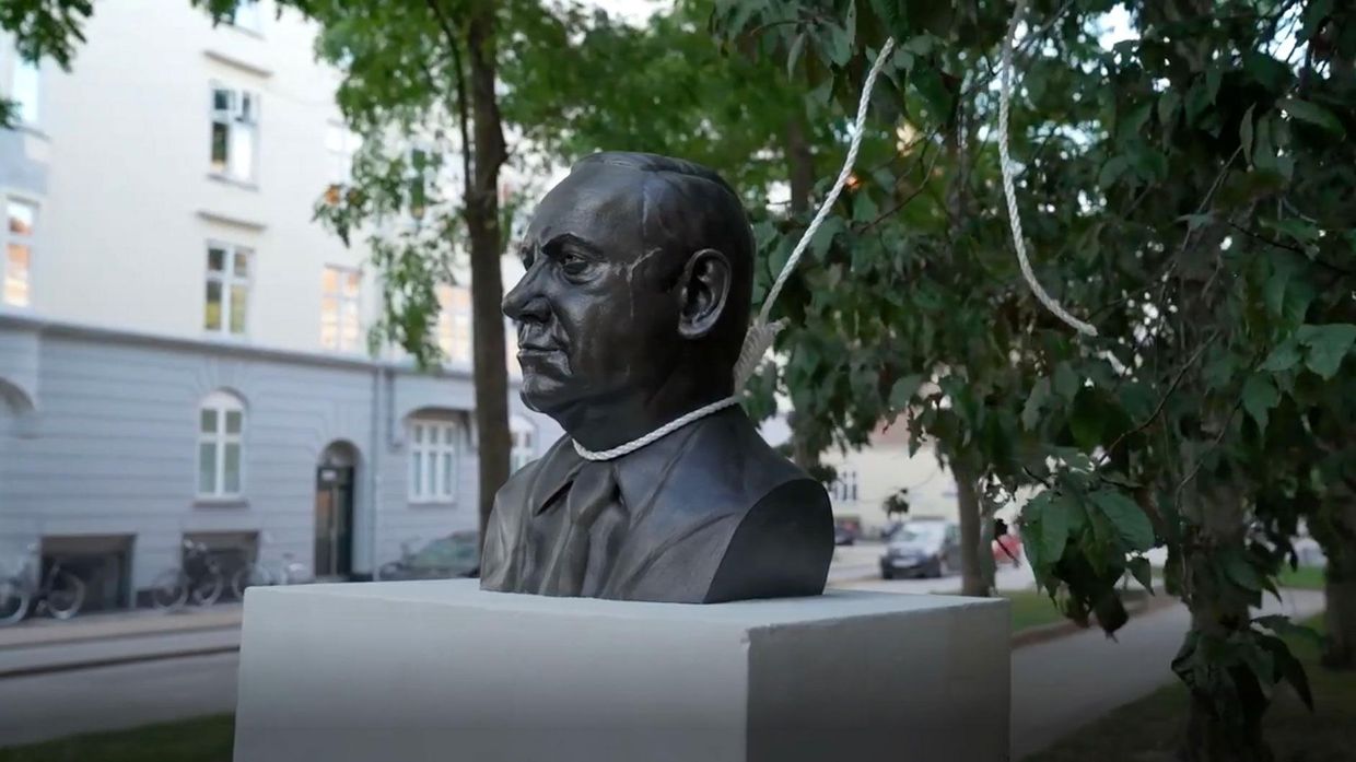Бюст Бенджамина Нетаньяху после акта вандализма в Копенгагене, Дания