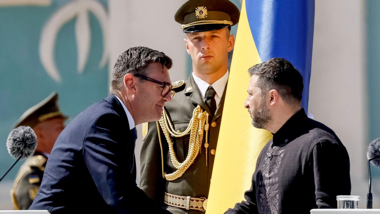 Премьер-министр Великобритании Энди Бернем и Владимир Зеленский