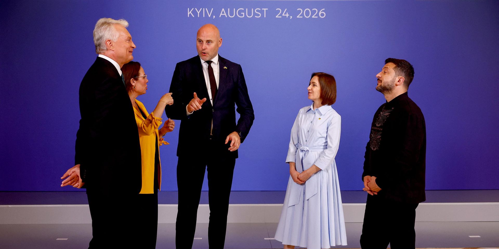 Владимир Зеленский беседует с президентом Литвы Гитанасом Науседой, премьером Латвии Андрисом Кулбергсом, президентом Молдавии Майей Санду и главой МИД Швеции Марией Стенергард в Киеве 24 августа 2026 г.  - ИноСМИ, 1920, 25.08.2026