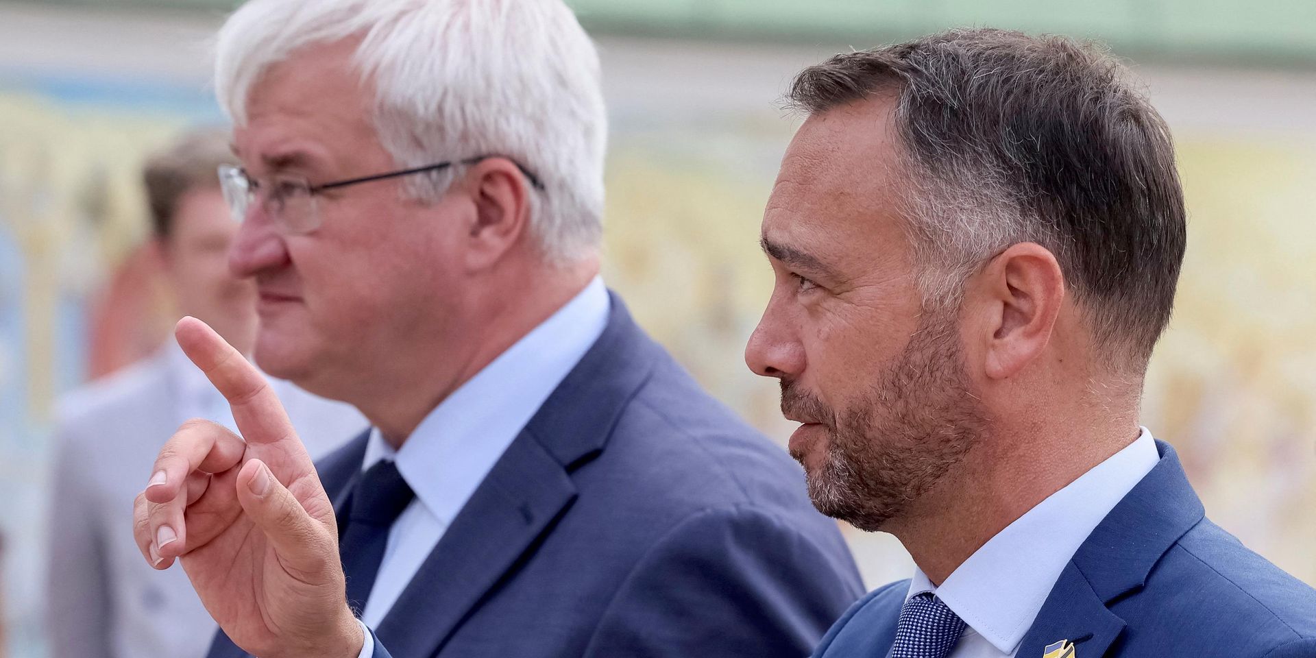 Министр иностранных дел Бельгии Максим Прево (справа) и его украинский коллега Андрей Сибига в Киеве 18 августа 2026 г.  - ИноСМИ, 1920, 03.09.2026