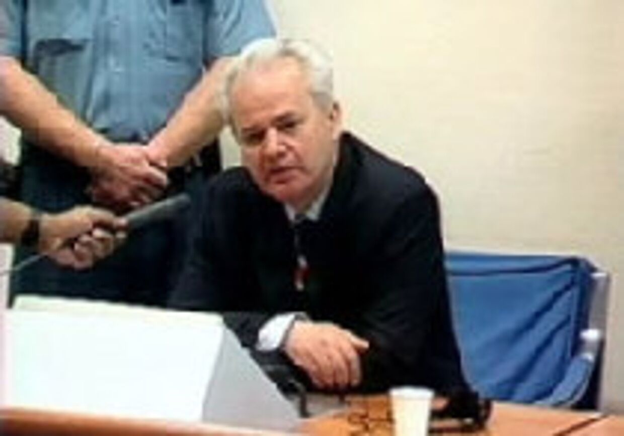 Милошевич: Я считаю данный трибунал незаконным picture